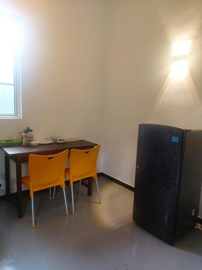 Anusha Apartment 15 Homestay Гале Екстериор снимка