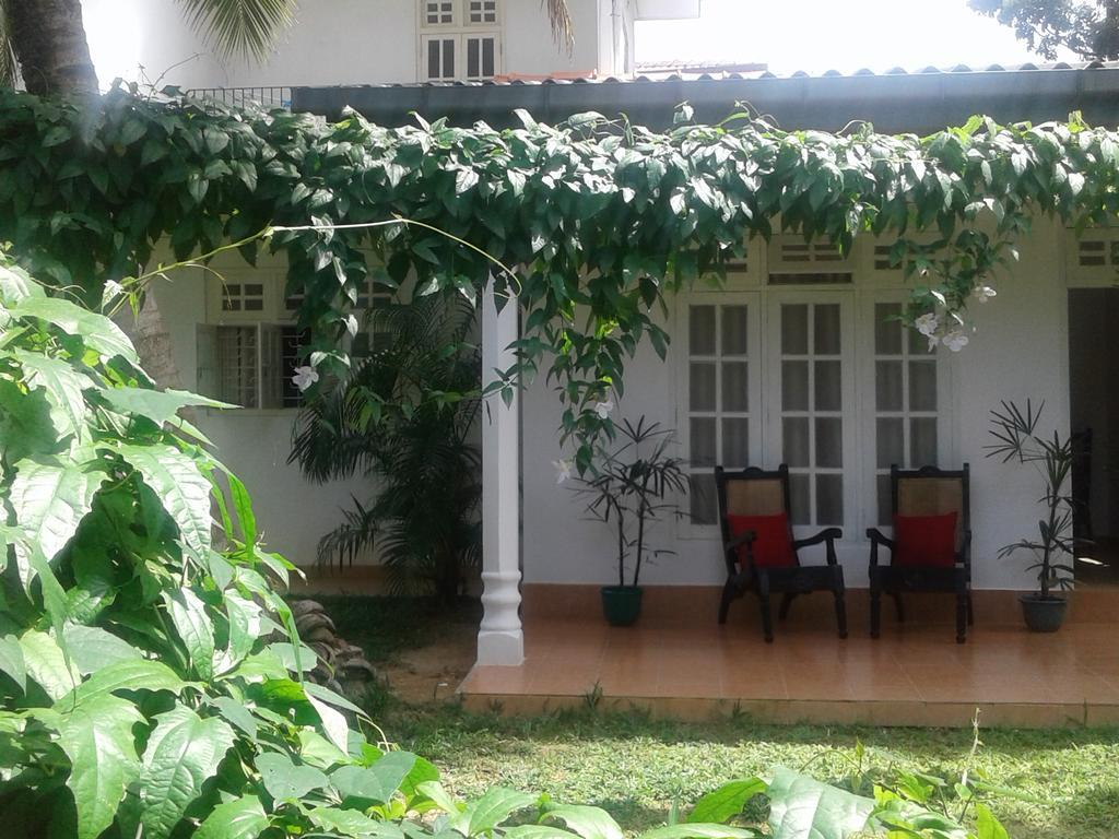 Anusha Apartment 15 Homestay Гале Екстериор снимка