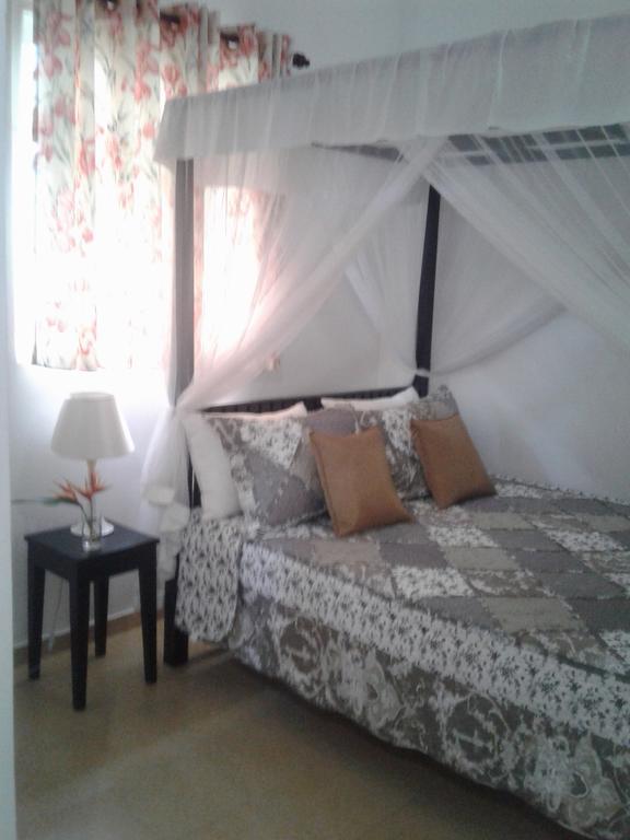 Anusha Apartment 15 Homestay Гале Екстериор снимка