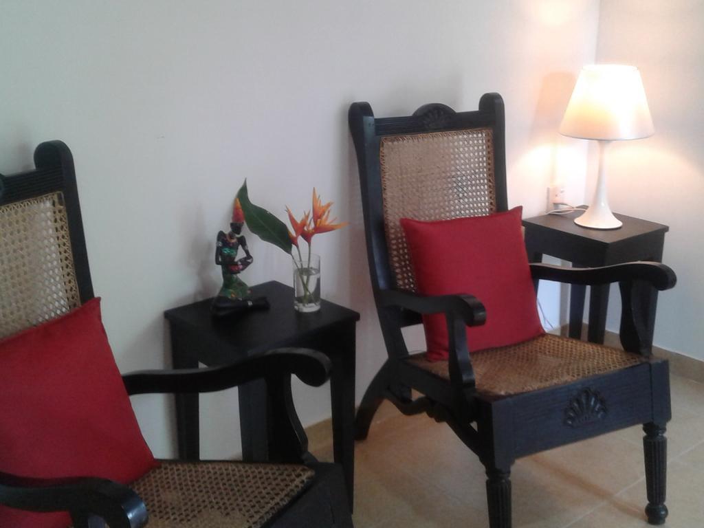 Anusha Apartment 15 Homestay Гале Екстериор снимка