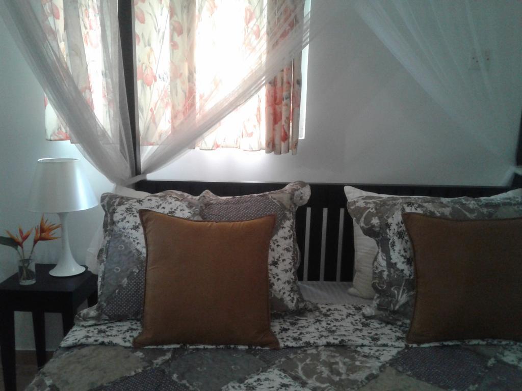 Anusha Apartment 15 Homestay Гале Екстериор снимка