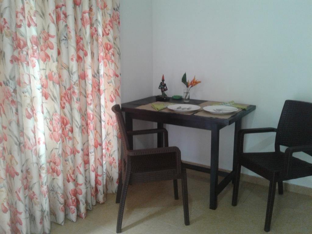Anusha Apartment 15 Homestay Гале Екстериор снимка
