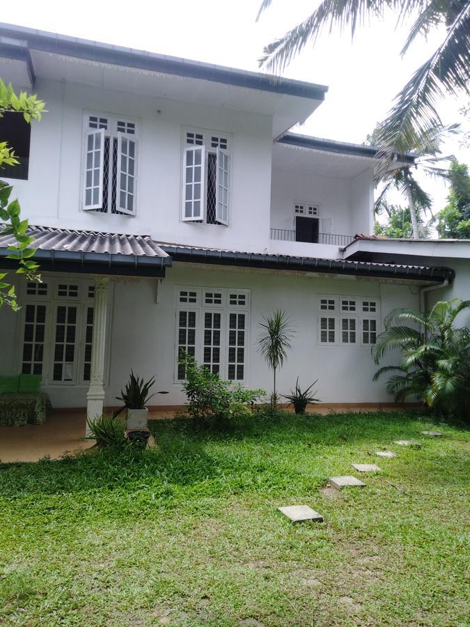 Anusha Apartment 15 Homestay Гале Екстериор снимка